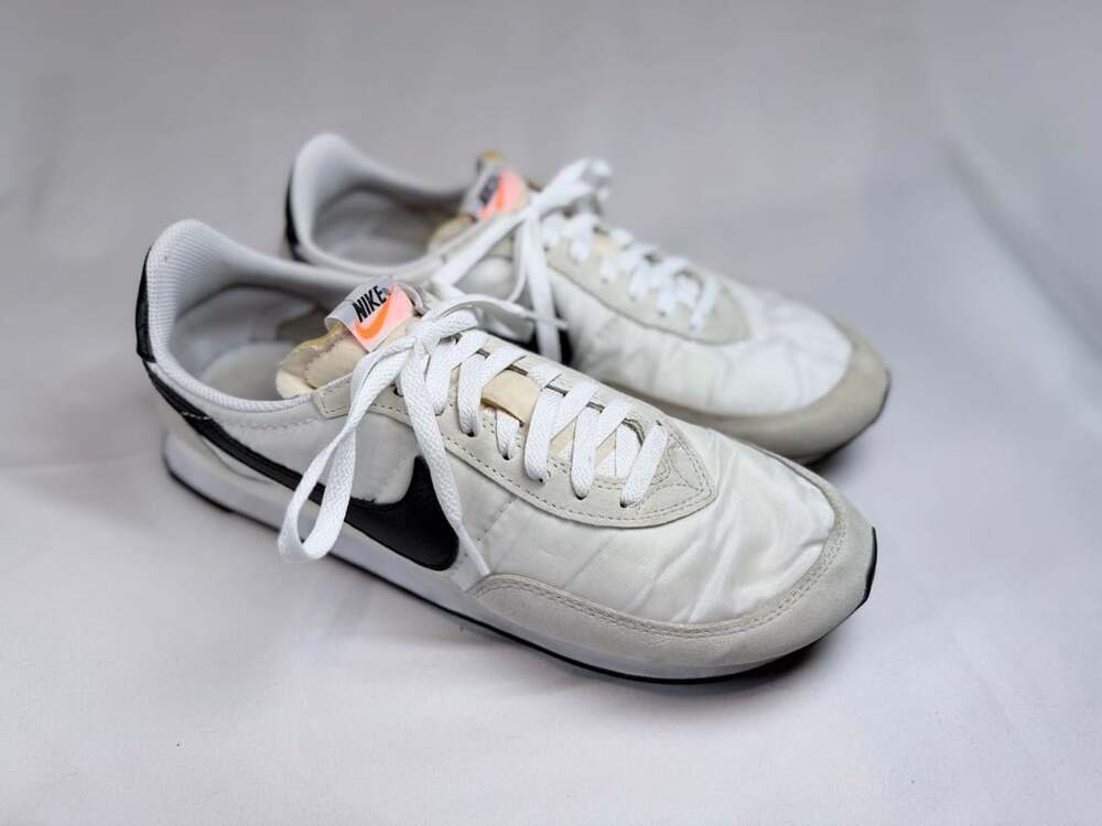Nike Retro Running Trainer Shoes Mens Sz 11 White Nylon Black Swoosh Suede Waffl
